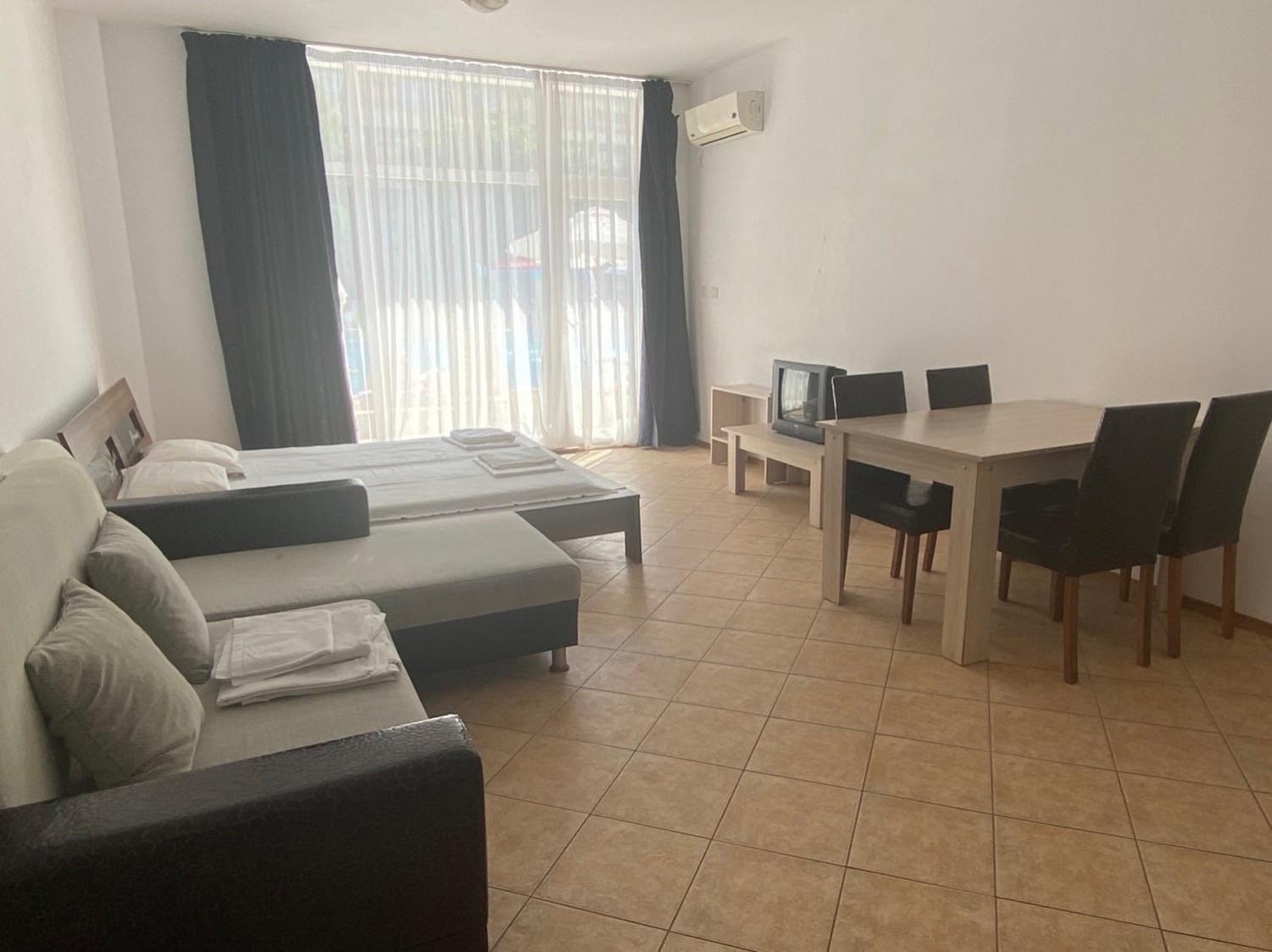 Grand Kamelia Apartments Pantai Sunny Bagian luar foto