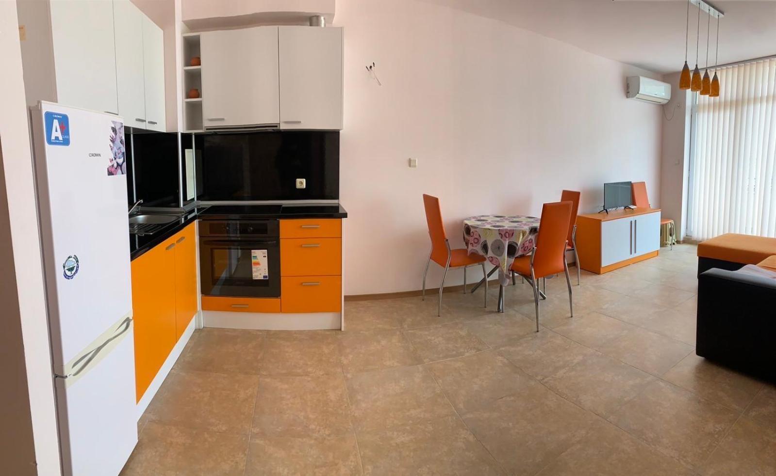 Grand Kamelia Apartments Pantai Sunny Bagian luar foto
