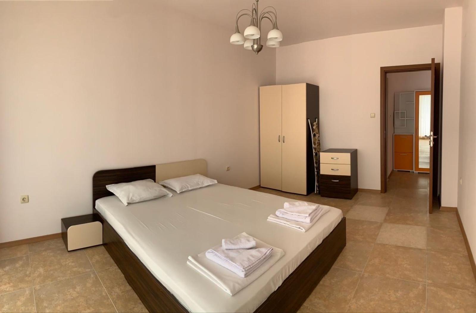 Grand Kamelia Apartments Pantai Sunny Bagian luar foto