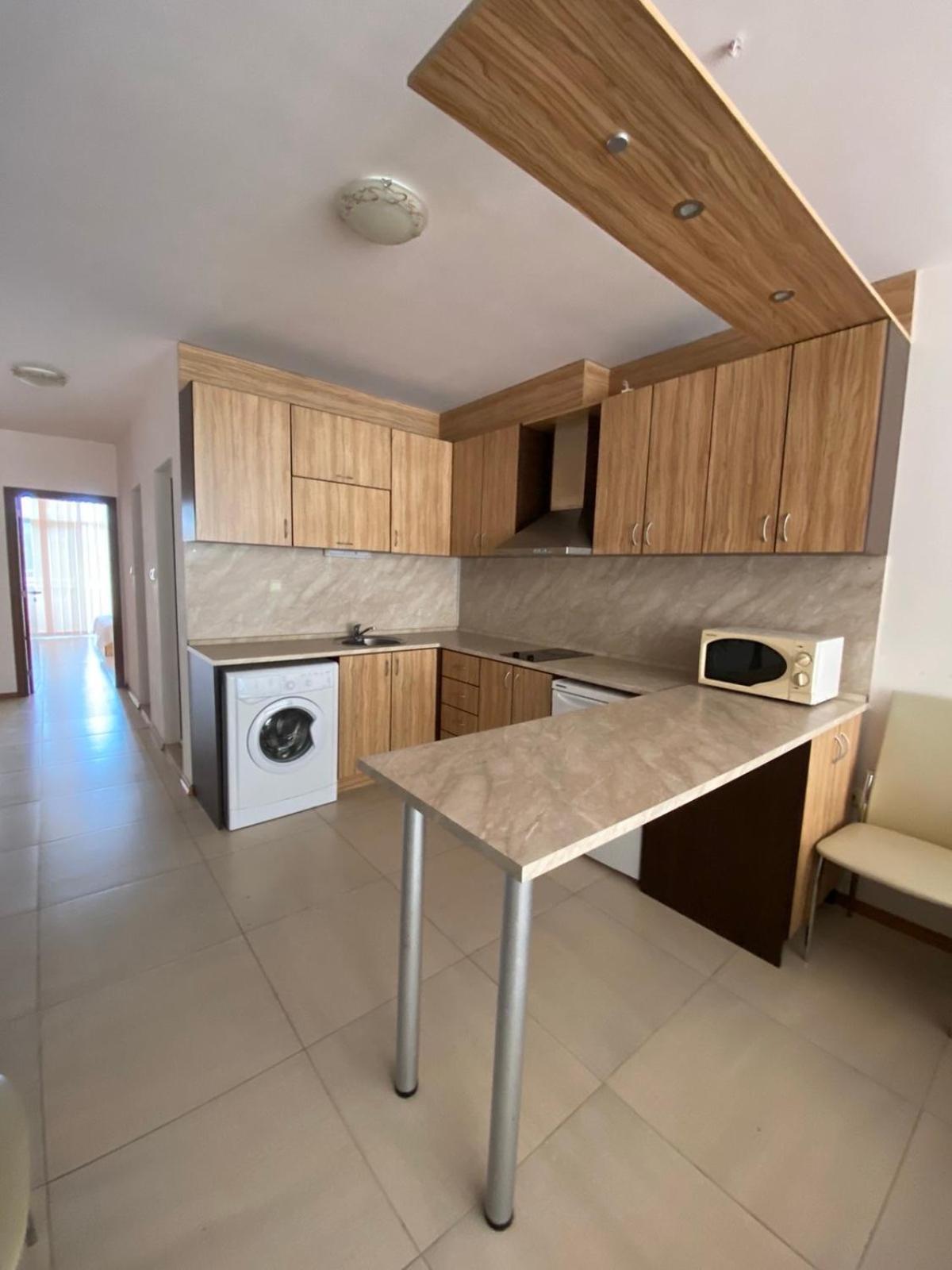 Grand Kamelia Apartments Pantai Sunny Bagian luar foto